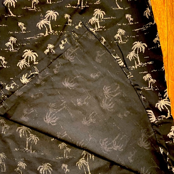 Toku Shirt Hawaiian Palm Tree  Size XL NWT - Picture 3 of 3